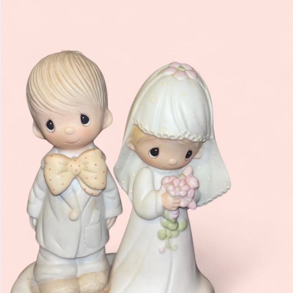 Enesco Precious Moments Wedding Couple Figurine - Cream and White